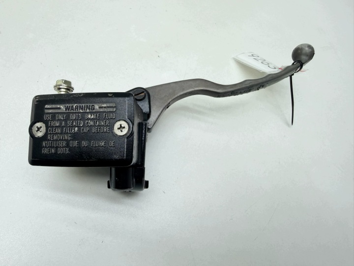 KAWASAKI GPX 600 POMPE HAMUCLOWA AVANT AVANT