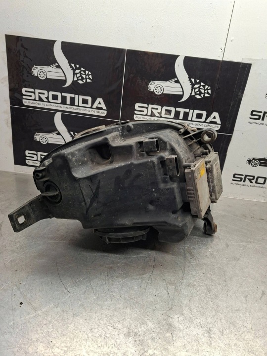 PROJECTEUR MERCEDES-BENZ R W251 A2518202261