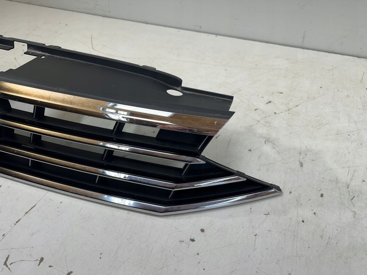 CALANDRE RADIATEUR GRILLE VOLKSWAGEN PASSAT B8 R-LINE LIFT 3G0853651