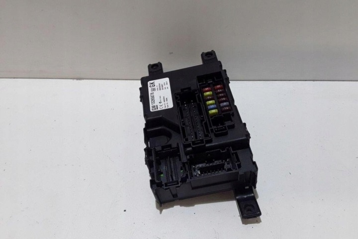 BOÎTE FUSIBLES OPEL CORSA D 13265078 1.4L GASOLINE 66KW 2008