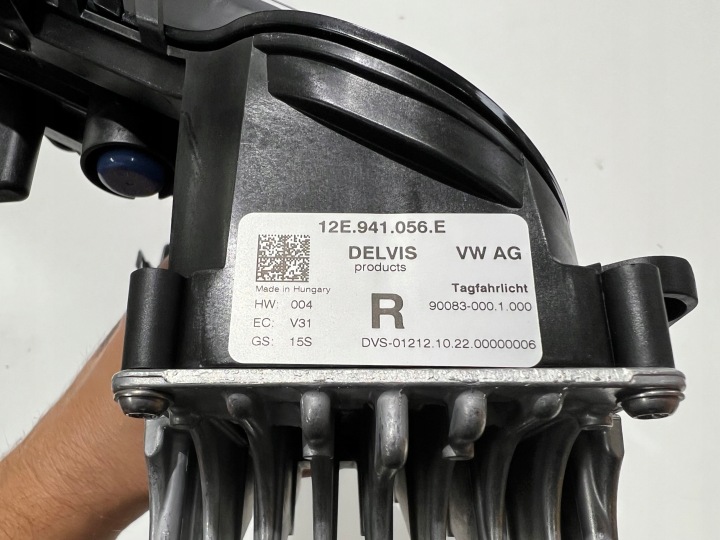 PHARES ANTIBROUILLARD AVANT DROIT LED FJD VW E-UP LIFT 12E