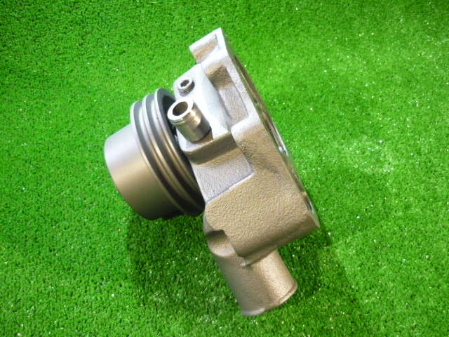 POMPE À EAU JOHN DEERE 130-53 AR76290 J.D.TNS
