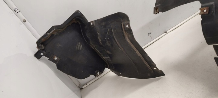 PASSAGE DE ROUE AVANT GAUCHE MERCEDES W203 LIFT 2,2 CDI