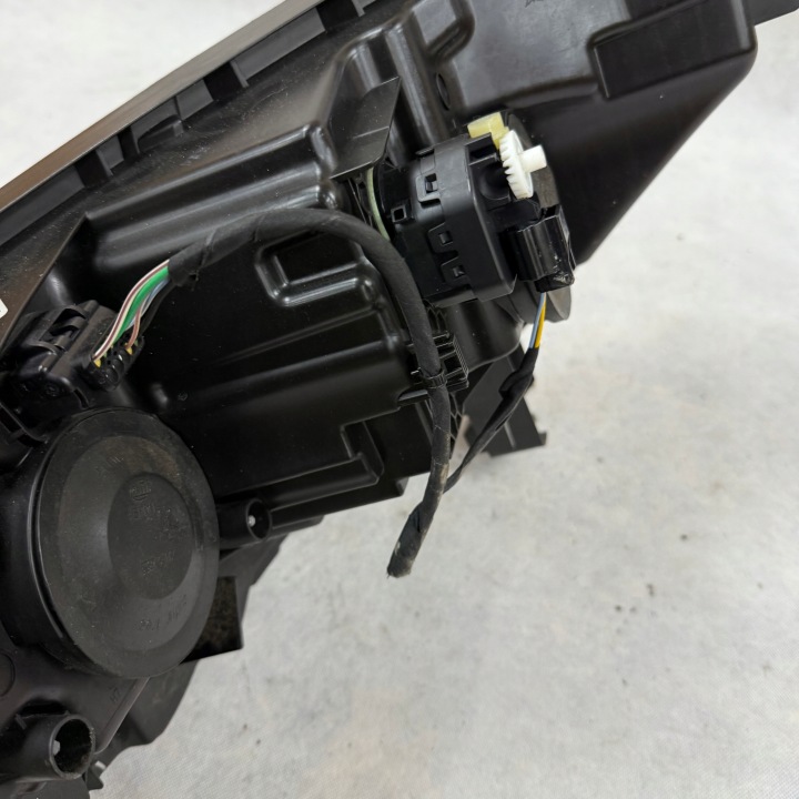 PHARE DROITE DROIT AVANT AVANT RENAULT SCENIC IV 260101685R