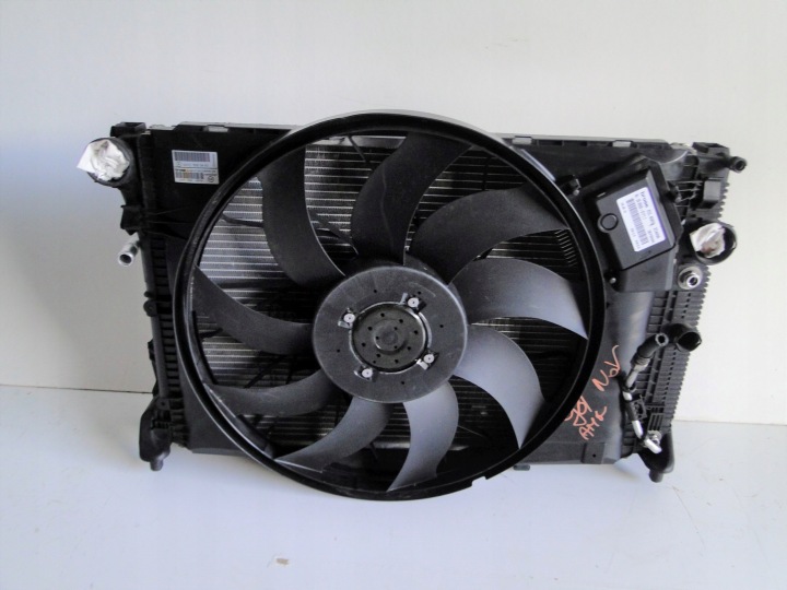 MERCEDES A 176 W176 VENTILATEUR VENTILATEUR 850W 45 AMG