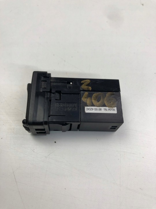 TOYOTA RAV4 IV RACCORD AUX USB 86190-42040