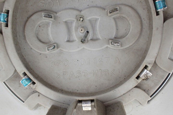 AUDI A3 A4 A6 CHAPEAU 16'' 16 8P0601147A ORIGINAL