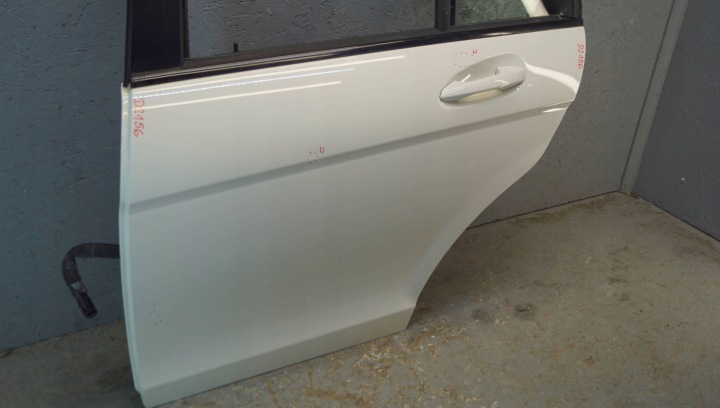 MERCEDES W204 PORTES GAUCHE ARRIÈRE (D2156)