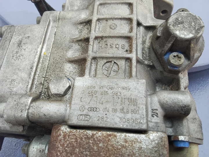 VW LT 28 2.5 TDI POMPE INJECTION 0460415983 074130115B