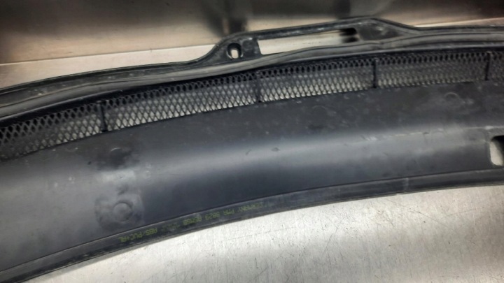 DOUBLURE DE PASSAGE DE ROUE 307638447 VOLVO S60 V70 II 00-07R