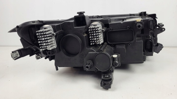 PROJECTEUR PHARE GAUCHE AVANT VOLKSWAGEN TIGUAN LIFT 5N 5NB941081C 2020-