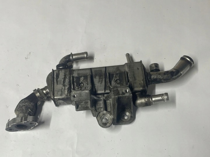 DODGE DURANGO III RADIATEUR EGR E143001807200 3600CM3 2016