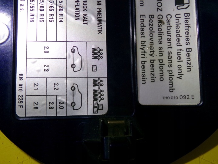 CLAPET GOULOTTE DE REMPLISSAGE CARBURANTS SKODA OCTAVIA I CODE LAK: 9460 1H0010092E NR449