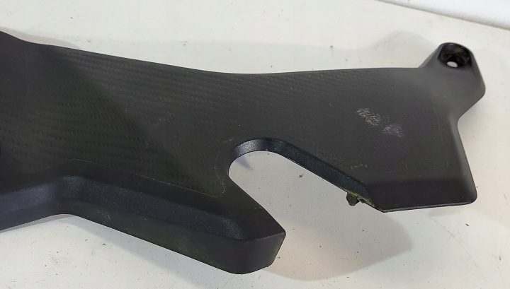 REMPLISSAGE CÔTÉ DÉFLECTEUR D'AIR DROITE 6NT1-042301 CF MOTO MT 650 2017-2022R