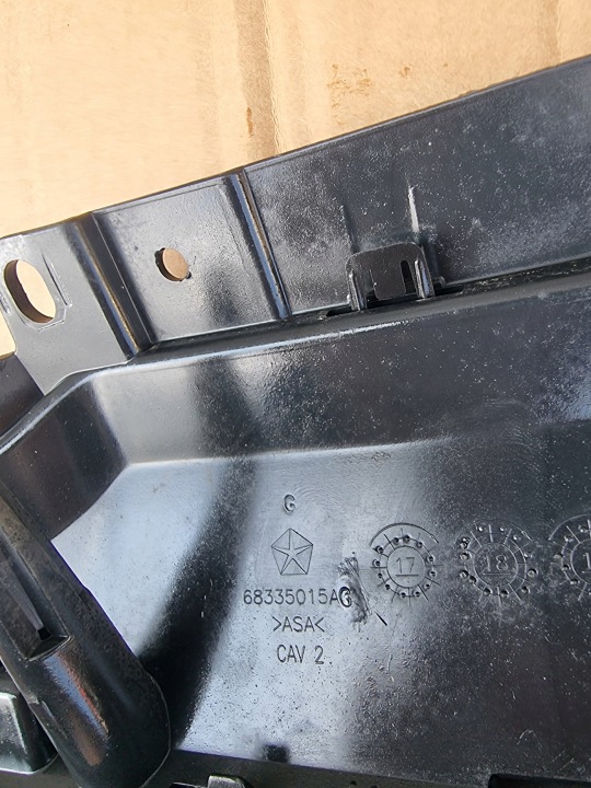 DODGE RAM V 1500 19- SUPÉRIEURE MOULURE PARE-CHOCS AVANT 68335015AG