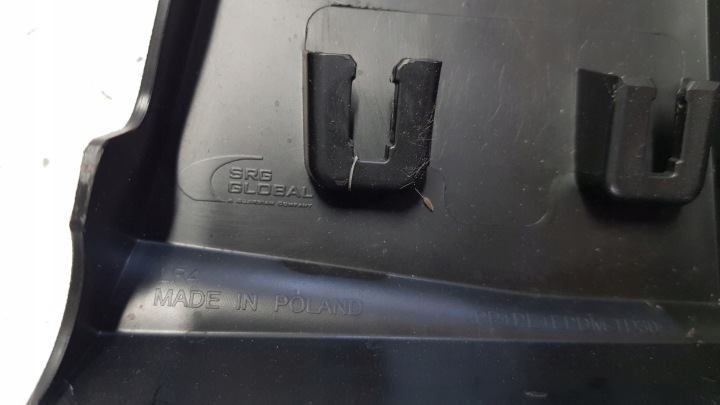 MOULURE GARDE-BOUE GAUCHE AVANT AUDI Q4 E-TRON