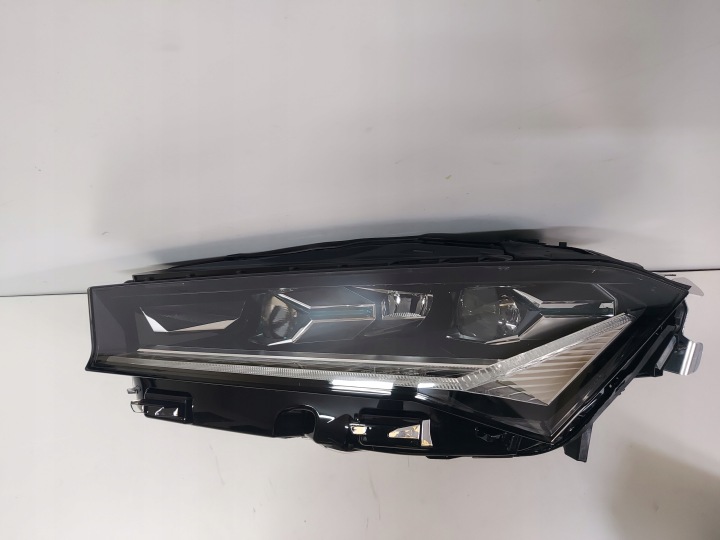 PHARE AVANT GAUCHE DROITE SKODA SUPERB IV 4 COMPLET LED 3P1941015A 3P1941016A