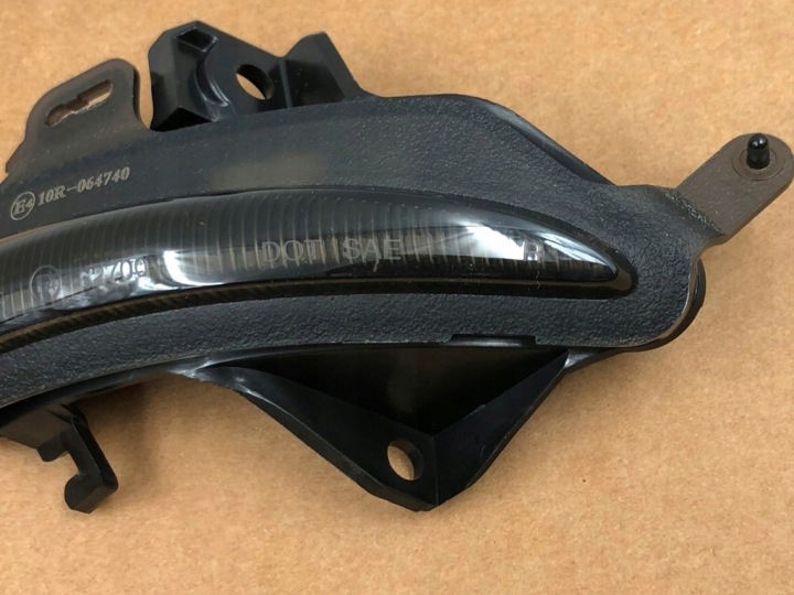 CLIGNOTANT DYNAMIC 81740-76010 81730-50120 VERS LEXUS LS460 LS460L LS600H CT200H