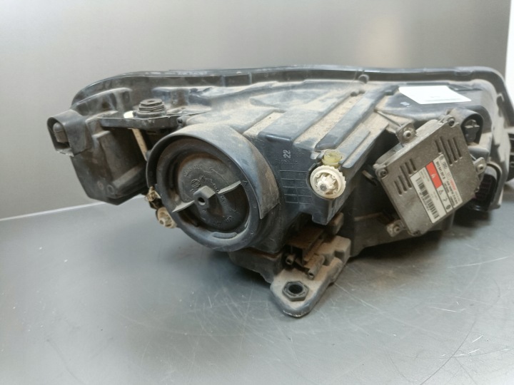PHARE GAUCHE AVANT XÉNON 3V2941015A SKODA SUPERB III 15- UK