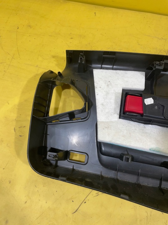 AUDI A4 B8 TAPICERA COUVERCLES DE COFFRE 8K9867979