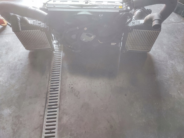 MASERATI LEVANTE 3.8 M161 TROFEO PANNEAU AVANT RADIATEURS