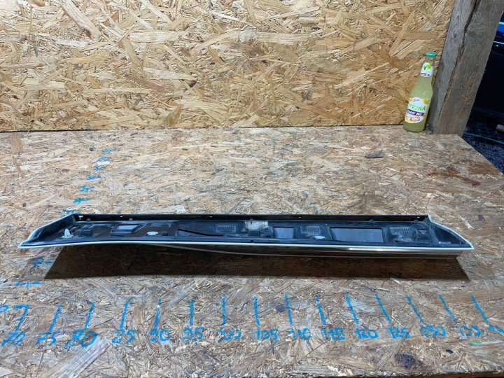 VOLVO XC60 XC-60 II 2 RECHARGE 21- MOULURE INFÉRIEURE PORTES DROIT ARRIÈRE ARRIÈRE
