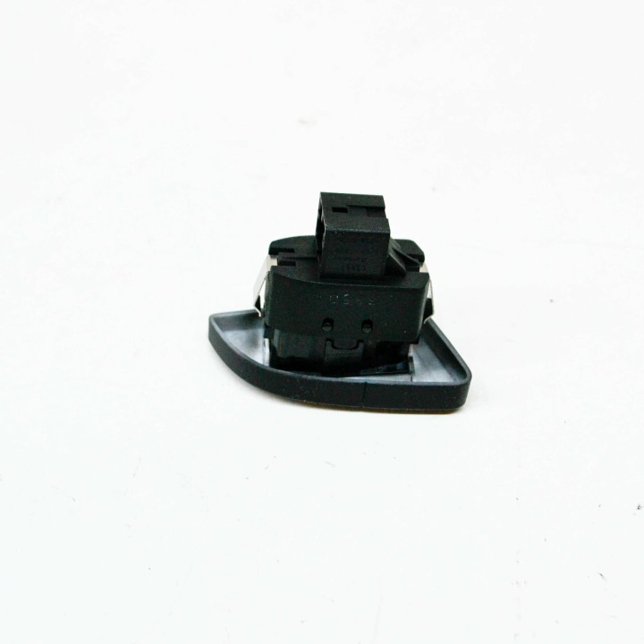 AUDI A4 B8 AVANT RIGHT DOOR LOCKING SAFETY SWITCH RHD 8K2962108AV10 OEM
