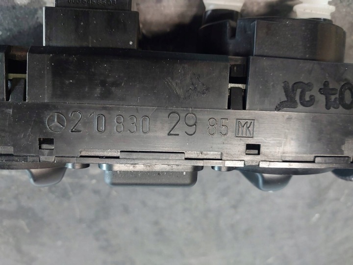 PANNEAU CLIMATISATION MERCEDES-BENZ CLK A208 W208 2108302985