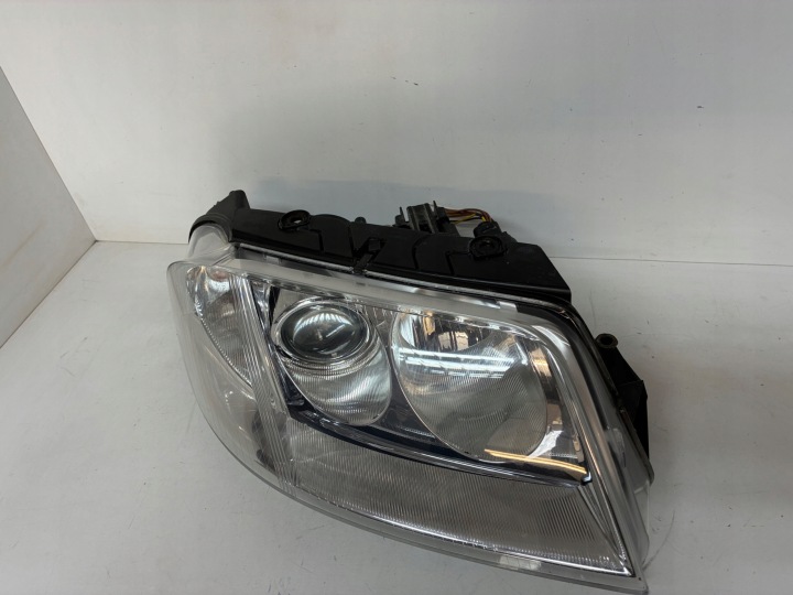 VW PASSAT B5 LIFT LENTILLE PHARE AVANT AVANT DROITE EUROPE 3B0941016