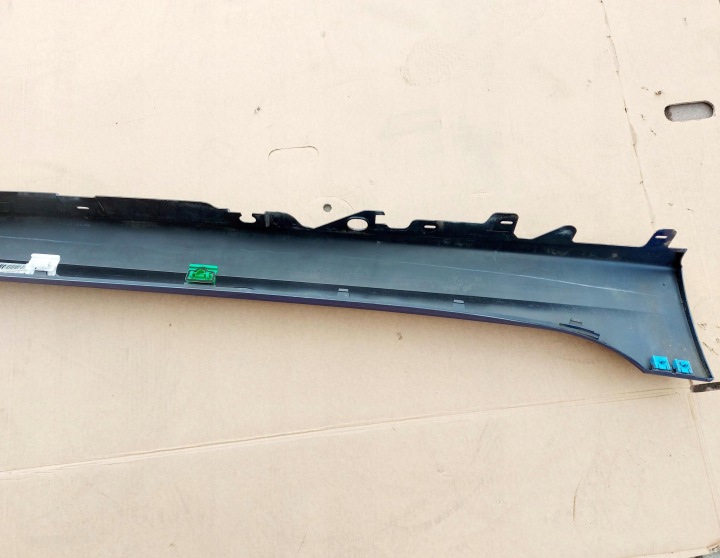BMW 3 G21 G20 20R. MOULURE SEUIL GAUCHE POUCES COULEUR C31 MODULE 8069381