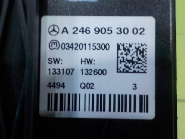 MERCEDES A W176 1.5 CDI 15R HAYON 5D PANNEAU RADIO CLIMATISATION A2469053002