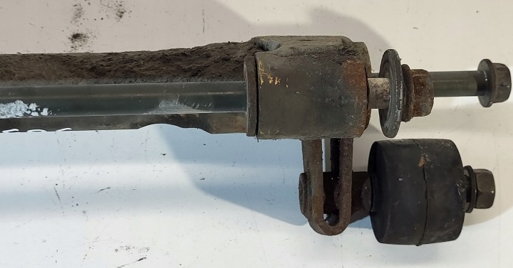 BRAS DE SUSPENSION FIXATION MOTEUR 41180-15832-000 SUZUKI BURGMAN 400 K3-K6 2003-2006