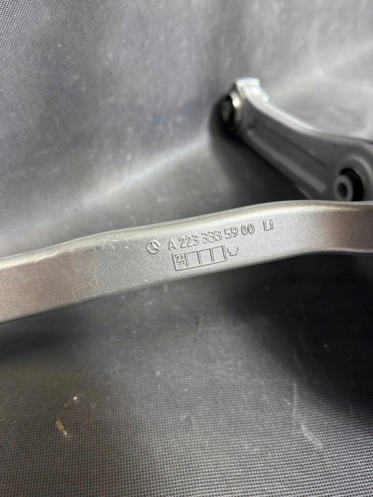 MERCEDES GAUCHE CÔTÉ ROTULE DE DIRECTION ROUES AVANT A2233300000