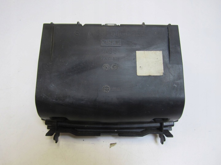 CENDRIER MILIEU MERCEDES-BENZ C W203 A2036800852