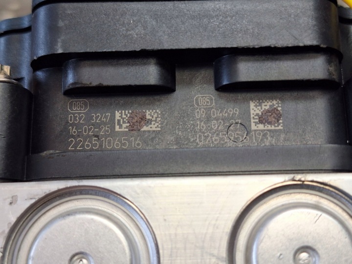 POMPE CONTRÔLEUR ABS 56110-60PA1 0265956193 SUZUKI SWIFT V MK7