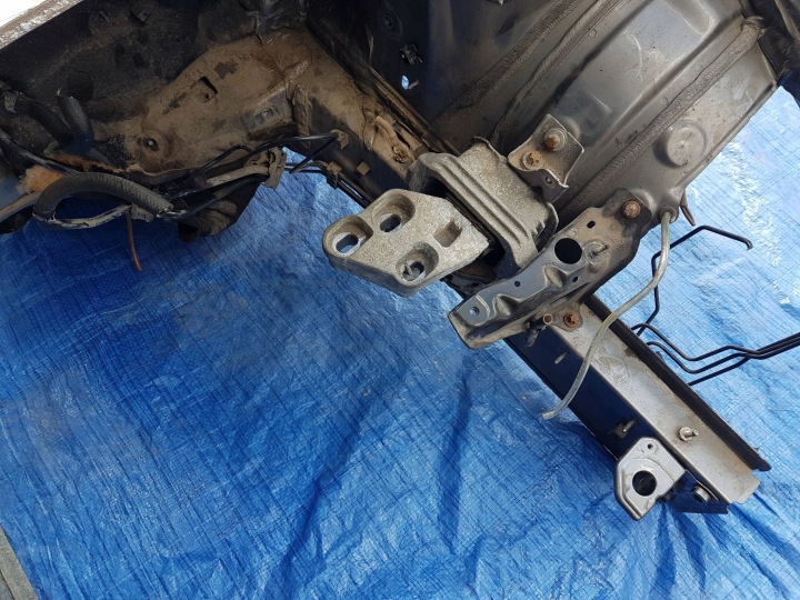 LONGERON QUART COUPELLE AVANT GAUCHE MERCEDES CLA W117 C787 787