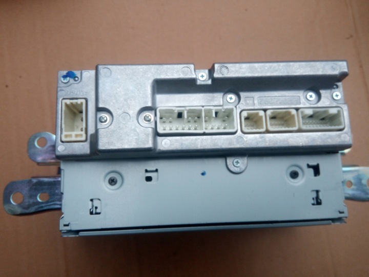 TOYOTA VERSO 09- RADIO D'USINE 86120-0F090