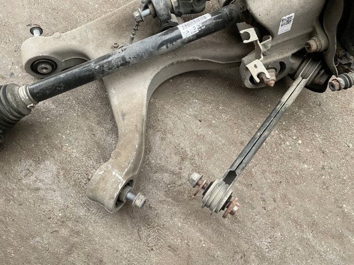 ROTULE DE DIRECTION BRAS DE SUSPENSION DEMI-ARBRE ENSEMBLE GAUCHE ARRIÈRE AUDI A8 D4 3.0 TFSI 4H0505431D
