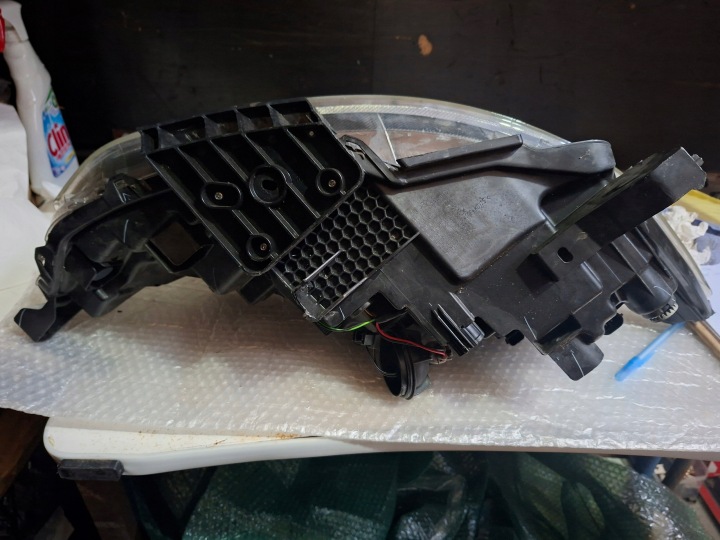 NISSAN QASHQAI II 2 J11 13- PHARE PROJECTEUR GAUCHE AVANT KOITO 100-18013
