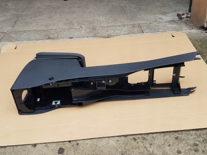 ACCOUDOIR TUNNEL VW TOURAN I 2003-2015 FONCTIONNEL NOIR EN BON ÉTAT
