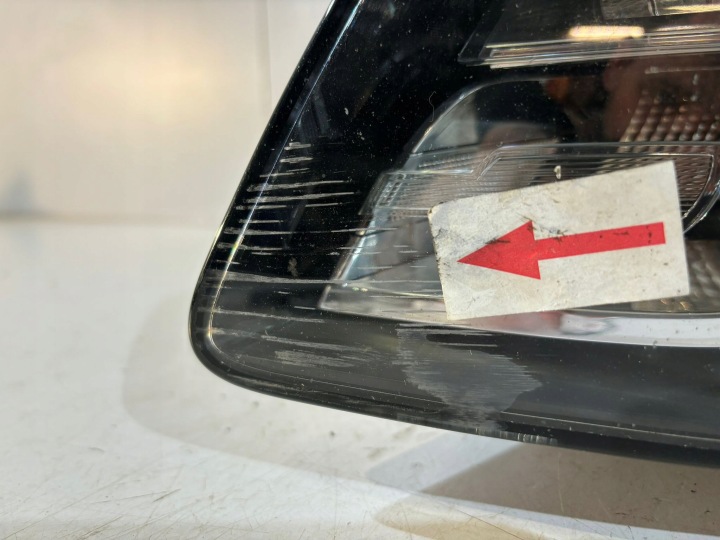 AUDI Q5 8R PHARE AVANT XÉNON GAUCHE 14840