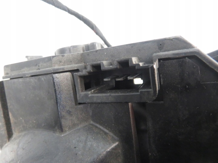 CACHE COUVERCLES DE COFFRE VW VENTO 1H5853481 LB7Z