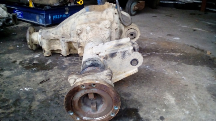 PONT AVANT FORD MAVERICK NISSAN TERRANO 2