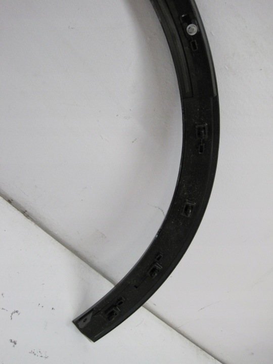 REVÊTEMENT MOULURE SUR AILE GAUCHE AUDI Q6 E TRON 85H853717A