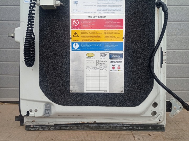 PORTES ARRIÈRE GAUCHE IVECO DAILY VITRE 06 14 GAUCHE ARRIÈRE AL15