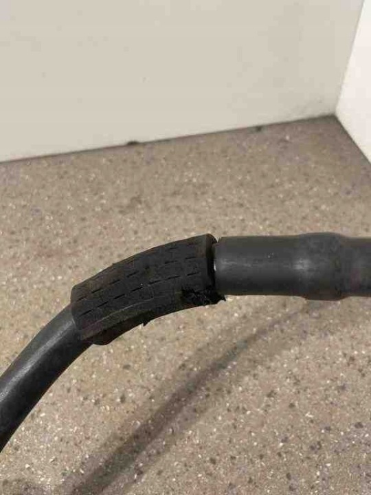 SERRE-CÂBLE POSITIVE AUDI A8 D2 (4D2, 4D8) 4H0971225A 4.2L DIESEL 2011
