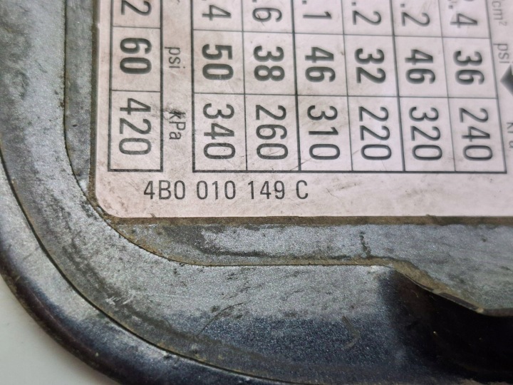 AUDI A6 S6 C5 4B 2001 CLAPET GOULOTTE DE REMPLISSAGE CARBURANTS
