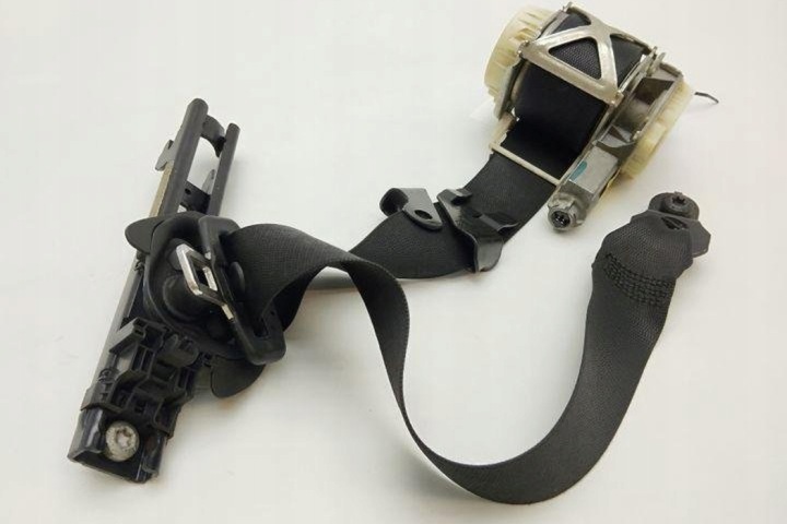 CEINTURE DE SÉCURITÉ AVANT DROIT MERCEDES-BENZ C (W204) A2048609885 2.15L