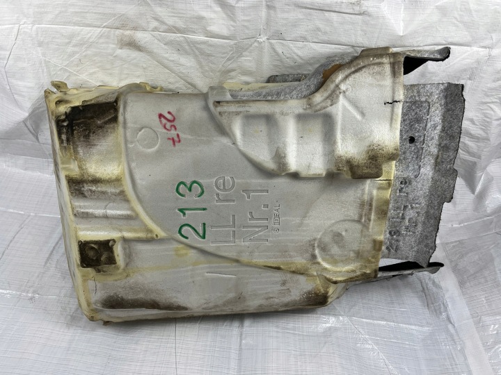 MERCEDES CLS 257 W257 C257 TAPIS REVÊTEMENT AVANT AVANT DROIT A2136800440