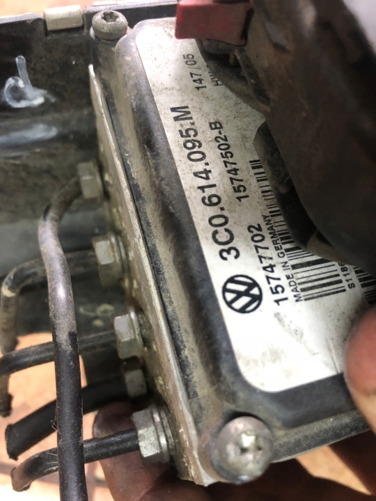 PASSAT B6 2.0TDI POMPE ABS